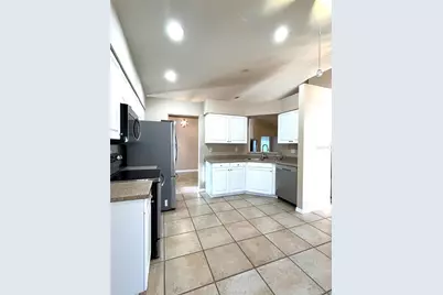 2160 Sunstone Drive, Lakeland, FL 33813 - Photo 9