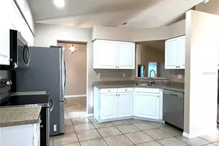 2160 Sunstone Dr, Lakeland, FL 33813 - Photo 9