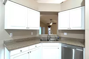 2160 Sunstone Dr, Lakeland, FL 33813 - Photo 3