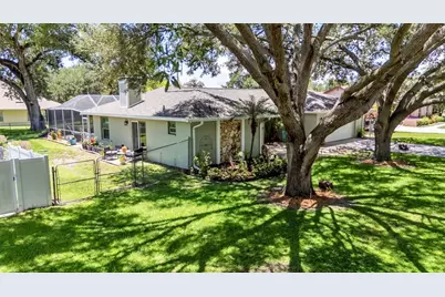 422 Willow Run, Lakeland, FL 33813 - Photo 3