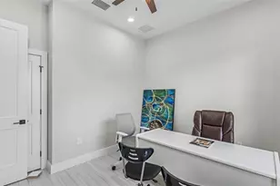 2729 Sunrise Landing Ln, Lakeland, FL 33812 - Photo 9