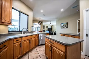 2205 Chesterfield Cir, Lakeland, FL 33813 - Photo 15