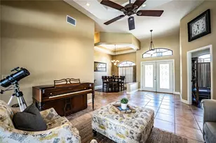 2205 Chesterfield Cir, Lakeland, FL 33813 - Photo 3