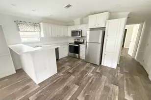3035 Crystal Hills Dr, Lakeland, FL 33801 - Photo 9