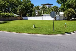 336 Lime Ave, Sarasota, FL 34237 - Photo 1