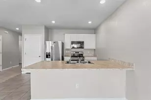 524 Burnham Cir, Auburndale, FL 33823 - Photo 5