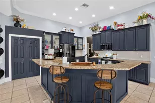 2325 Chesterfield Cir, Lakeland, FL 33813 - Photo 5