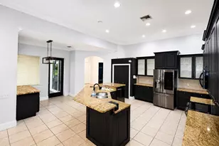 2325 Chesterfield Cir, Lakeland, FL 33813 - Photo 5