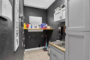 2325 Chesterfield Cir, Lakeland, FL 33813 - Photo 21