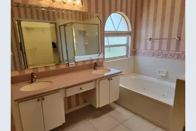 1602 Yeomans Path, Lakeland, FL 33809 - Photo 13