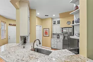 564 Grasslands Village Cir, Lakeland, FL 33803 - Photo 9