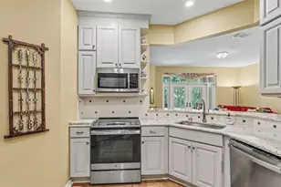 564 Grasslands Village Cir, Lakeland, FL 33803 - Photo 7