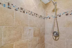 2117 Lakewood Club Dr S, Saint Petersburg, FL 33712 - Photo 35