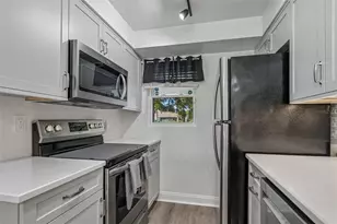 2117 Lakewood Club Dr S, Saint Petersburg, FL 33712 - Photo 23