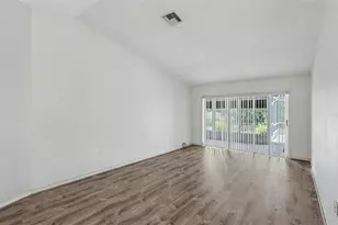 549 Peninsular Dr, Lakeland, FL 33813 - Photo 5