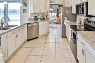 1061 Sawgrass Dr, Winter Haven, FL 33884 - Photo 9