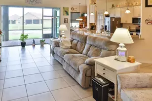 1061 Sawgrass Dr, Winter Haven, FL 33884 - Photo 3