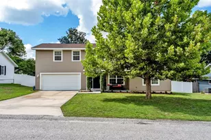 1905 Suzanne Ln, Lakeland, FL 33813 - Photo 3
