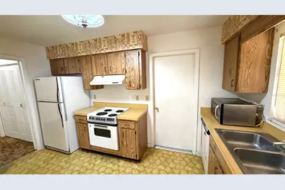 2016 Woodbridge Lane, Lakeland, FL 33813 - Photo 9
