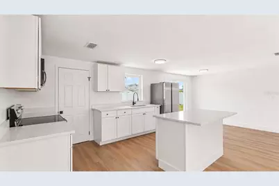 1726 Cordova Circle W, Lakeland, FL 33801 - Photo 11