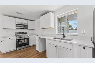 1726 Cordova Circle W, Lakeland, FL 33801 - Photo 9