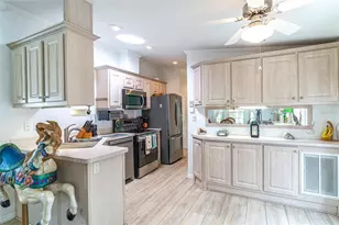 511 Par Pines Blvd, Davenport, FL 33837 - Photo 5
