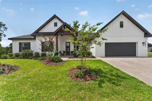 5391 Clubhouse Hills Ln, Lakeland, FL 33812 - Photo 1