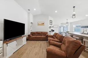 6329 Gardner Dr, Lakeland, FL 33813 - Photo 5