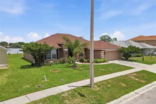 1097 Normandy Heights Cir, Winter Haven, FL 33880 - Photo 3