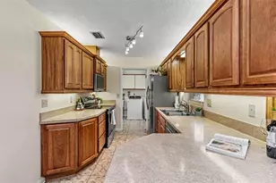 1640 Bayou Cir, Lakeland, FL 33803 - Photo 11