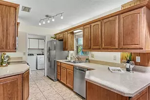 1640 Bayou Cir, Lakeland, FL 33803 - Photo 9