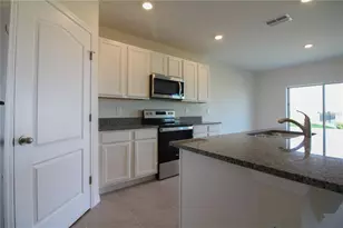 2822 Ivy Lk Ct, Lakeland, FL 33811 - Photo 9