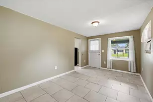 2418 Jungle St, Lakeland, FL 33801 - Photo 3