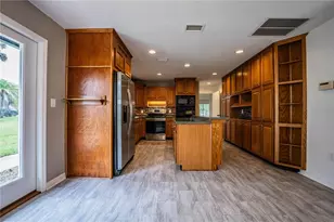 4504 Mt View Dr, Lakeland, FL 33813 - Photo 11