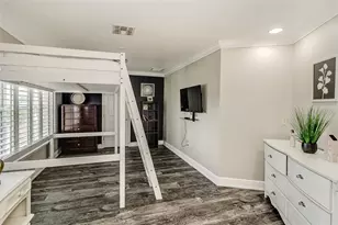 5864 Manchester Dr W, Lakeland, FL 33810 - Photo 9