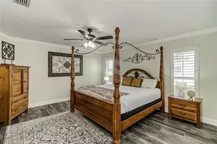 5864 Manchester Dr W, Lakeland, FL 33810 - Photo 15