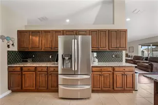 2752 Highlands Creek Dr, Lakeland, FL 33813 - Photo 13