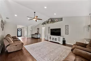 2752 Highlands Creek Dr, Lakeland, FL 33813 - Photo 11