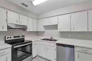 236 Village Crest Ct, Lakeland, FL 33809 - Photo 9