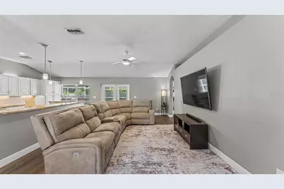2219 Towering Oaks Circle, Seffner, FL 33584 - Photo 5