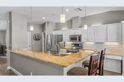 2219 Towering Oaks Circle, Seffner, FL 33584 - Photo 9