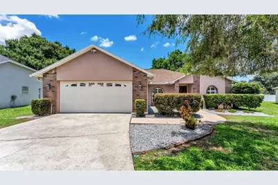 2219 Towering Oaks Circle, Seffner, FL 33584 - Photo 3