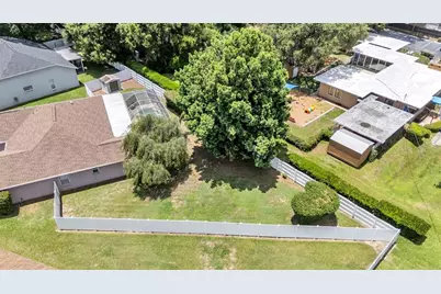 2219 Towering Oaks Circle, Seffner, FL 33584 - Photo 47