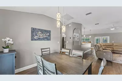 2219 Towering Oaks Circle, Seffner, FL 33584 - Photo 15