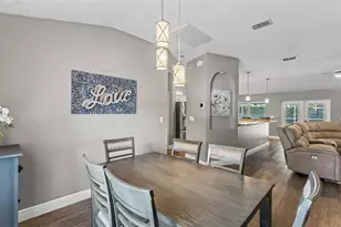 2219 Towering Oaks Cir, Seffner, FL 33584 - Photo 15