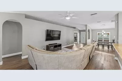 2219 Towering Oaks Circle, Seffner, FL 33584 - Photo 7