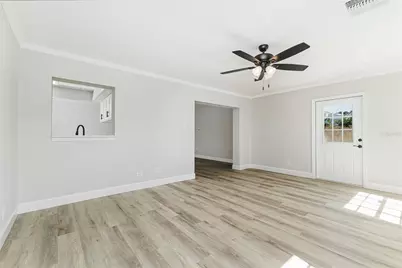 527 Princess Place, Lakeland, FL 33803 - Photo 9