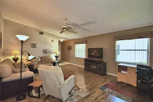4860 Goldenview Ln, Lakeland, FL 33811 - Photo 9