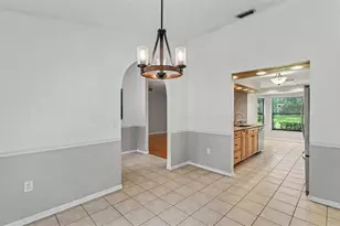 6625 Forestwood Dr W, Lakeland, FL 33811 - Photo 9
