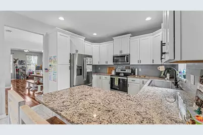 2746 Walden Woods Drive, Plant City, FL 33566 - Photo 13